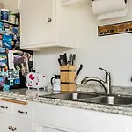 Lovely Home In Culver City