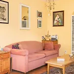 Lovely Home In Culver City