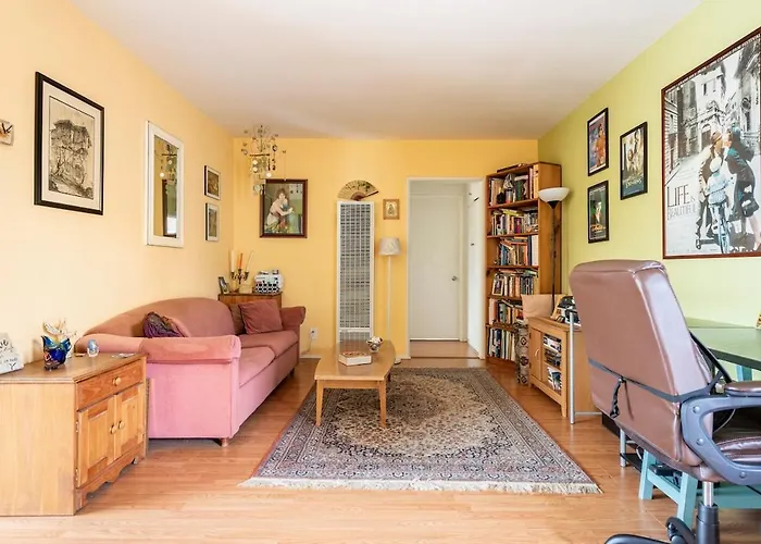 Lovely Home In Culver City